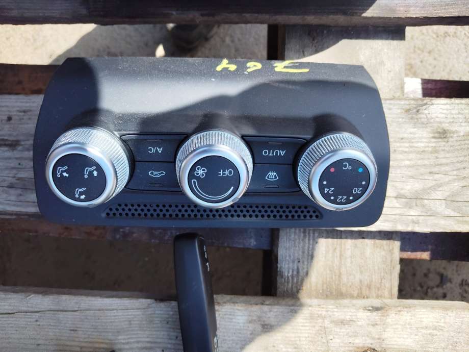 Varmeapparat betjening til Audi A1, 2010-2014 (Type I, Fase 1)  (8X0 820 043 C)