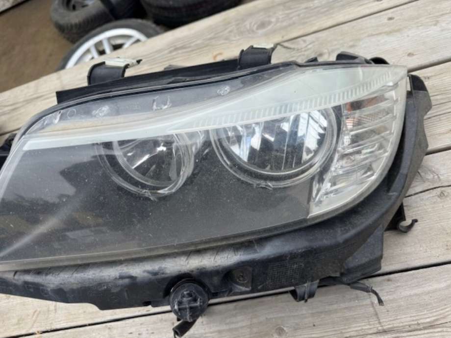 Frontlykt venstre halogen til BMW 3-Serie, 2005-2011 (E90/E91/E92/E93) (E90/E91/E92/E93) (63 11 7 202 573)