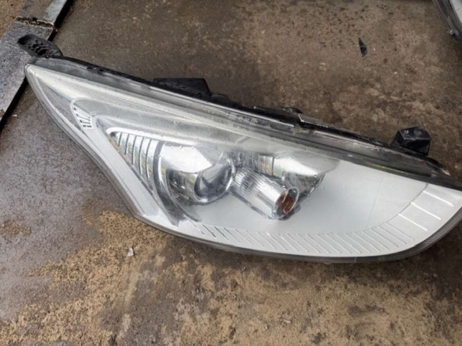 Frontlykt høyre halogen til Ford B-Max, 2012-2017  (2024118)