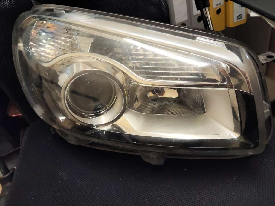 Frontlykt høyre xenon til Nissan Qashqai 2010-2014 (Type I, Fase 2) (26010BR62A|)