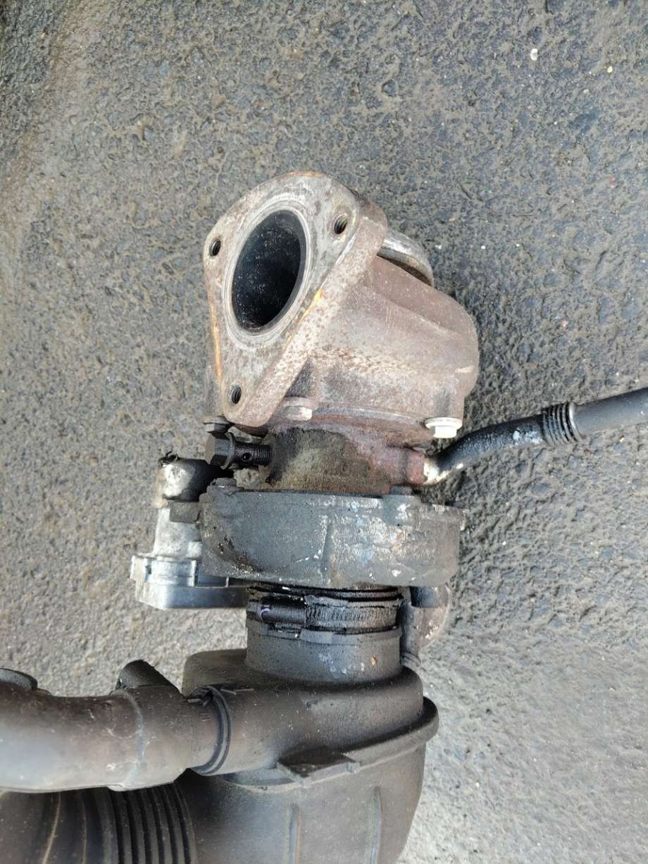 Turbo til Mercedes E-Klasse, 2009-2013 (Fase 1) (W212) (W212) (A 651 090 00 86)