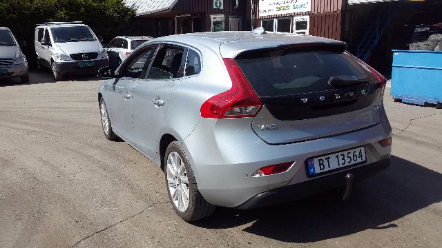 Volvo V40 2012-2019 , Motorkode: D4162T, Girkassekode: 