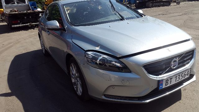 Volvo V40 2012-2019 , Motorkode: D4162T, Girkassekode: 