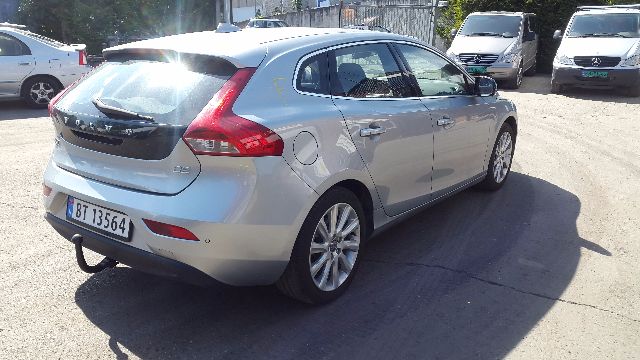 Volvo V40 2012-2019 , Motorkode: D4162T, Girkassekode: 