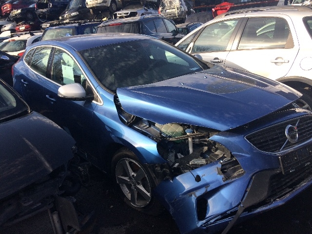 Volvo V40 2012-2019 , Motorkode: B4204T38, Girkassekode: 