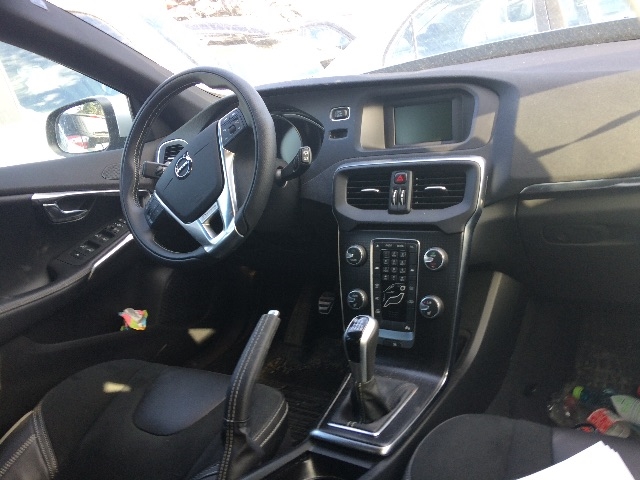 Volvo V40 2012-2019 , Motorkode: B4204T38, Girkassekode: 