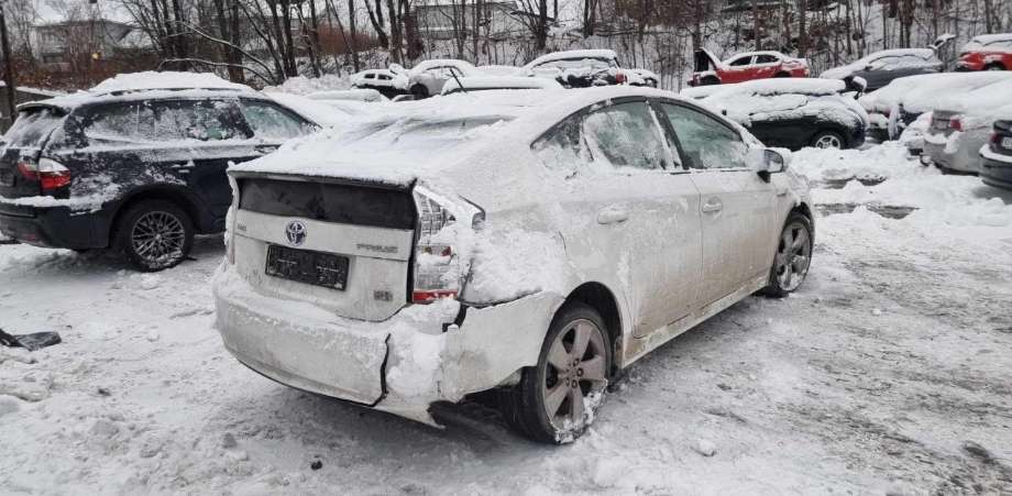 Toyota Prius 2009-2016 (Type III) (COMBI) (COMBI), Motorkode: 2ZR-FXE, Girkassekode: 