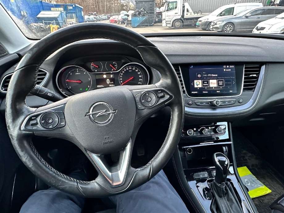 Opel Grandland X 2017-->> , Motorkode: YH01, Girkassekode: 