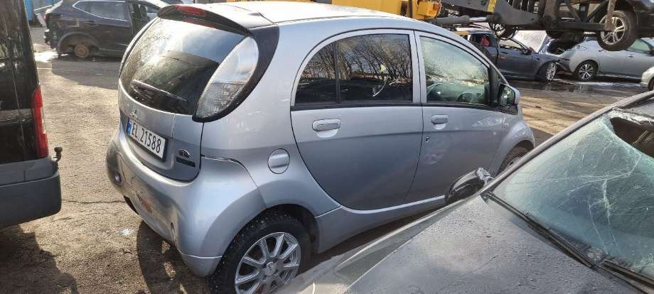 Mitsubishi i-MiEV 2010-->> , Motorkode: Y4F1, Girkassekode: 