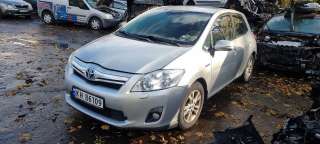 Toyota Auris,   (|)