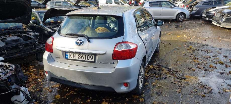 Toyota Auris 2010-2012 (Type I, Fase 2) , Motorkode: 2ZR-FXE, Girkassekode: 