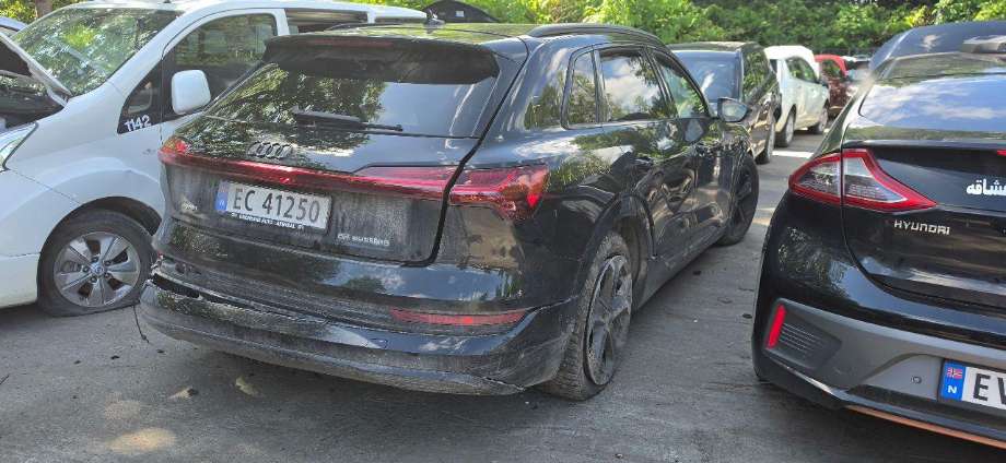 Audi Q4 e-tron 2021-->> , Motorkode: EAS|EAW, Girkassekode: 