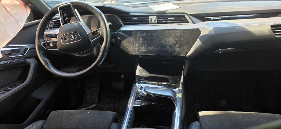 Audi Q4 e-tron 2021-->> , Motorkode: EAS|EAW, Girkassekode: 