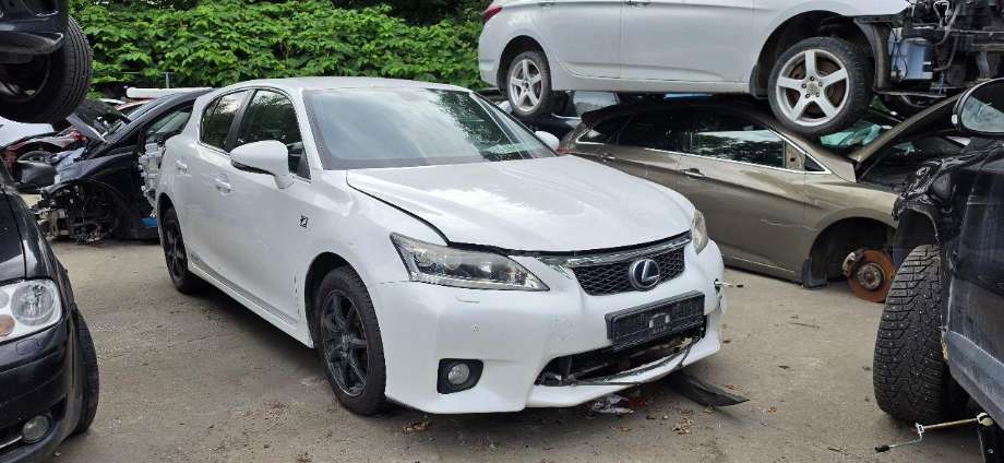 Lexus CT, 2010-2020 delebil , Motorkode: 2ZR-FXE
