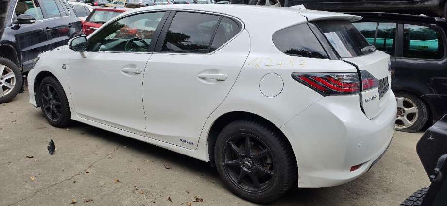 Lexus CT 2010-2020 delebil , Motorkode: 2ZR-FXE, Girkassekode: 