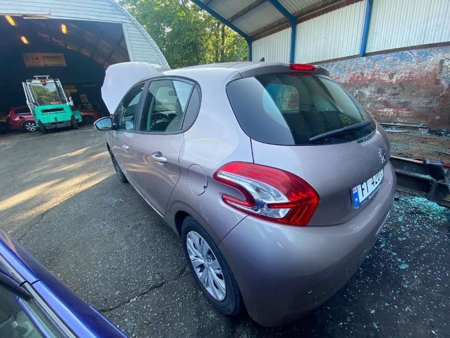 Peugeot 208 2012-2019 (Type I) delebil , Motorkode: HM01, Girkassekode: 