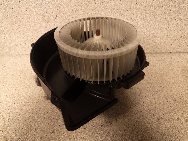 Varmeapparat motor til Škoda Rapid, 2012-2019  
