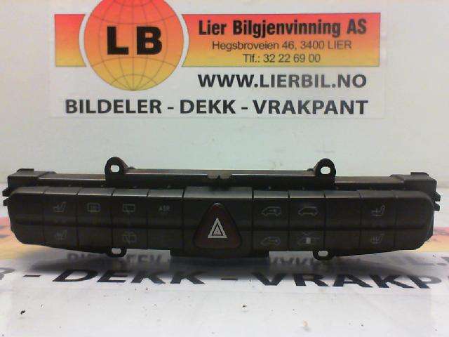 Bryter nødblink til Mercedes Vito/Viano 2004-2010 (Fase 1) (W639) (W639) (6395454707|)