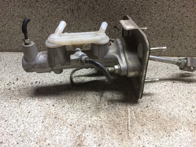 Bremsepumpe hoved til Toyota Prius, 2004-2009 (Type II) (COMBI) (COMBI) 