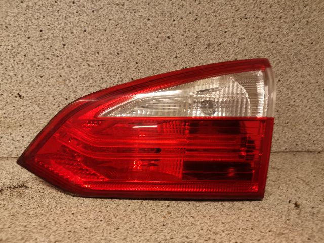 Baklykt høyre indre til Ford Focus, 2011-2014 (Type III, Fase 1)  (BBM51-13A602-DC)