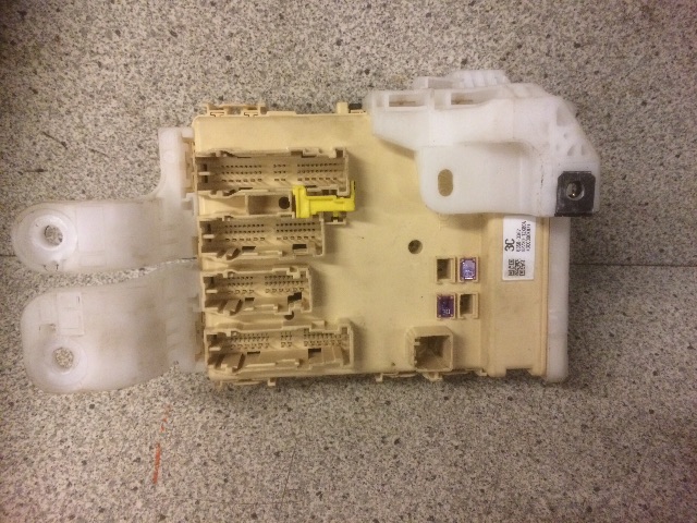 Sikringsboks til Toyota Auris 2013-2015 (Type II, Fase 1)  (82730-12X80A|)