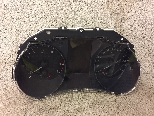 Instrumentpanel til Nissan Qashqai, 2014-2021 (Type II)  