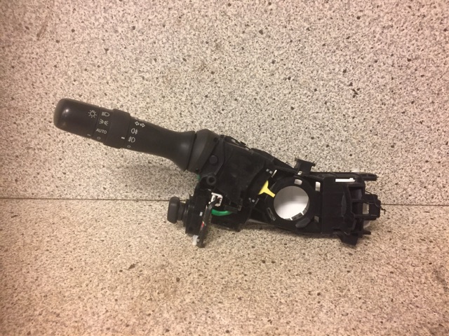 Bryter blink til Toyota Avensis, 2009-2015 (Type III, Fase 1)  (05180-17F423)