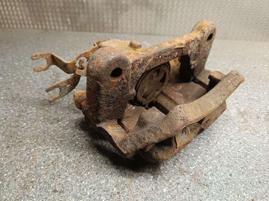 Bremsecaliper høyre foran til Audi A4, 2004-2008 (Type III) (B7) (B7) (8E0 615 124)