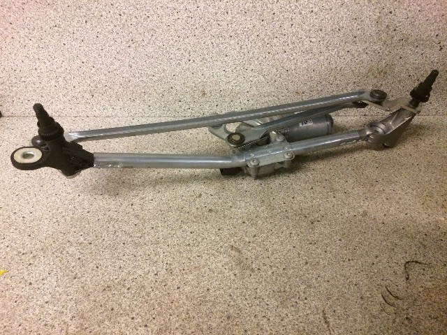 Viskermotor frontrute til BMW X1, 2009-2015 (E84) (E84) (2992465-01)