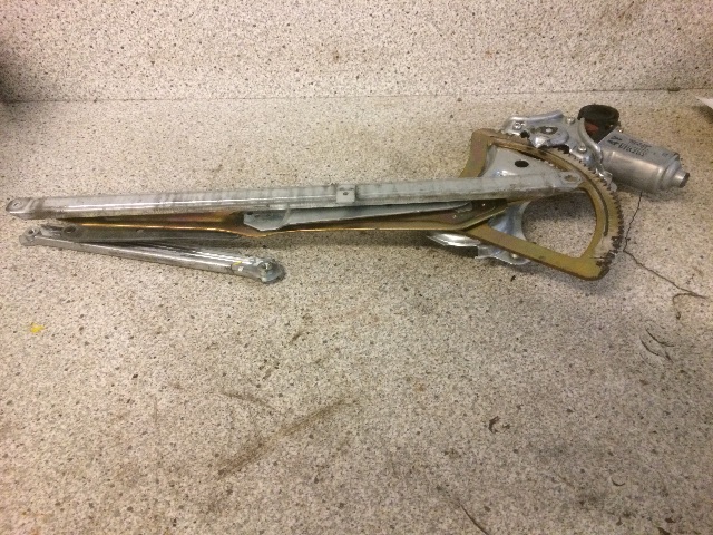 Ruteheis venstre foran til Toyota RAV4, 2000-2006 (Type II)  (85720-42070)