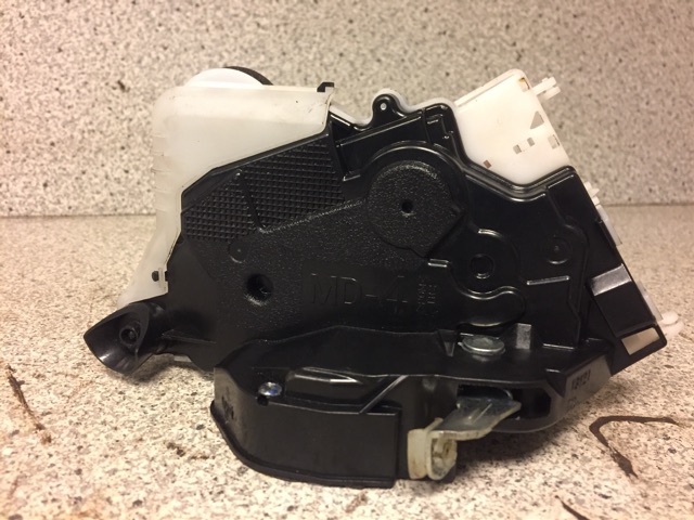 Låsekasse høyre foran til Toyota Yaris, 2012-2014 (Type III, Fase 1)  