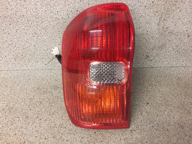 Baklykt venstre til Toyota RAV4, 2000-2006 (Type II)  