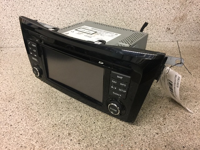 Bilstereo navigasjon til Nissan Qashqai, 2014-2021 (Type II)  (BOSCH|7513750231)