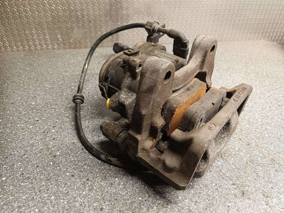 Bremsecaliper venstre bak til Mercedes GLA, 2014-2020 (X156) (X156) (A0004232381)