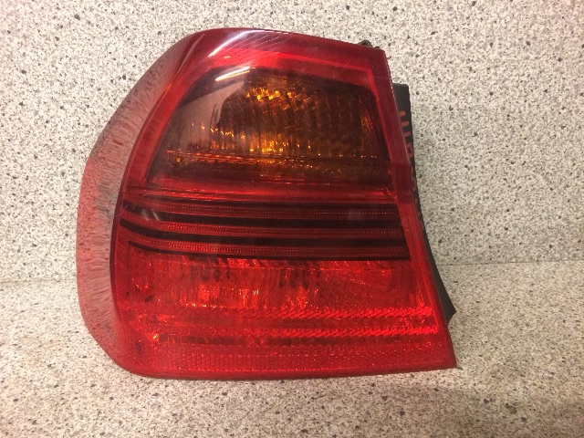 Baklykt venstre ytre til BMW 3-Serie 2005-2011 (E90/E91/E92/E93) (E90/E91/E92/E93) (6937457|)