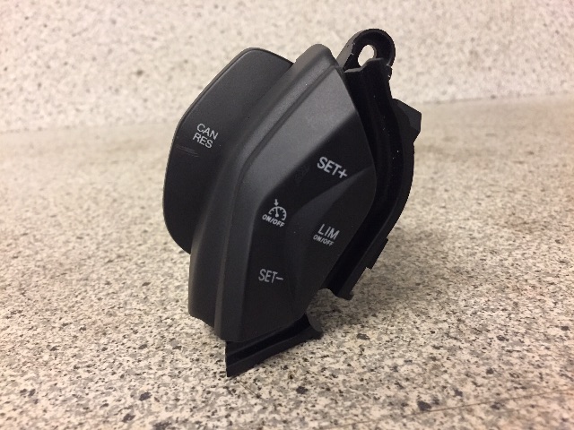 Bryter cruise control til Ford Focus, 2011-2014 (Type III, Fase 1)  (AM5T-9E74D-AB)