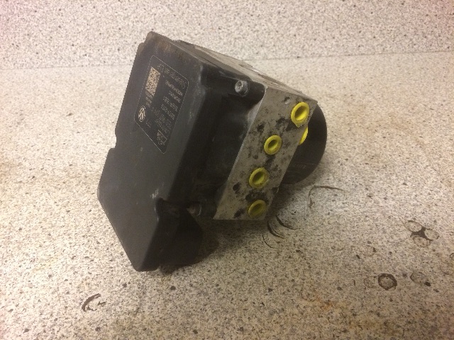 ABS sentral til VW Transporter / Caravelle, 2009-2015 (Fase 2) (T5) (T5) (7E0614517B)