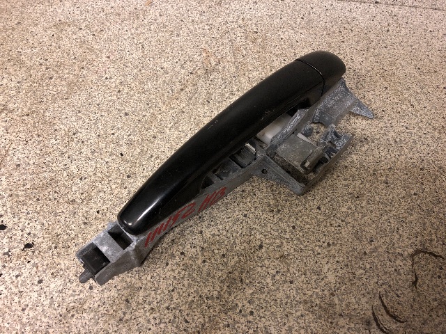 Dørhåndtak utv høyre bak til Peugeot 5008, 2010-2017 (Type I)  (9684559980)