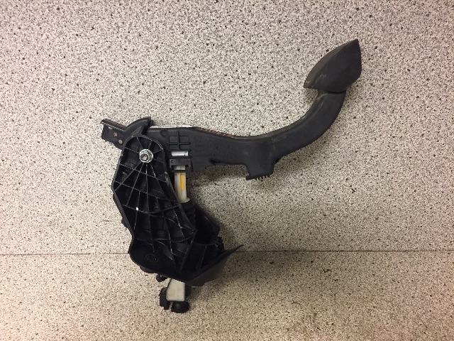 Pedal gass/brems/clutch til Citroën Jumpy, 2016-->> (Type III) (9818902380)