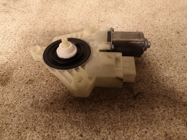 Ruteheis, kun motor, høyre foran til Škoda Rapid, 2012-2019  (5JA959812K)