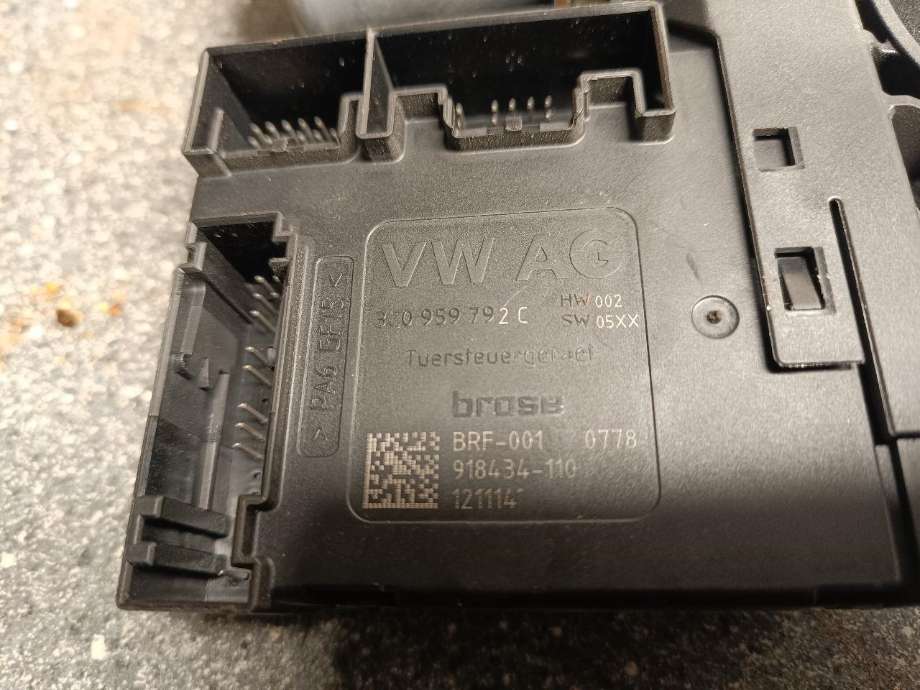 Ruteheis, kun motor, høyre foran til VW Passat 2011-2015 (B7) (B7) (3C0959792C|)