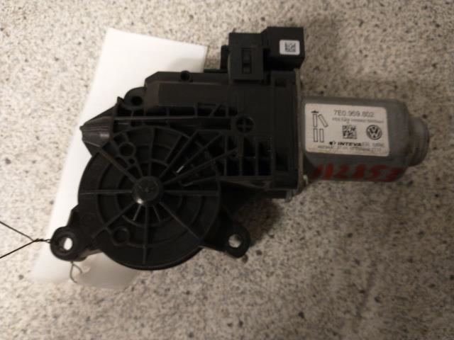Ruteheis høyre foran til VW Transporter / Caravelle 2009-2015 (Fase 2) (T5) (T5) (8E0959802|)
