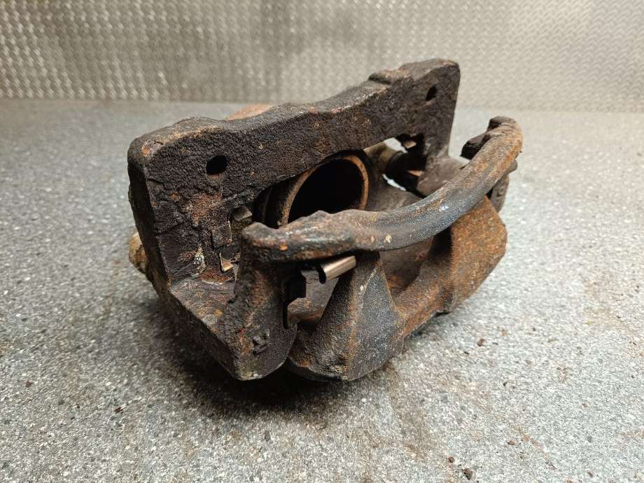 Bremsecaliper høyre foran til Toyota Hiace 2007-2012 (Fase 3)  (4772126103|)