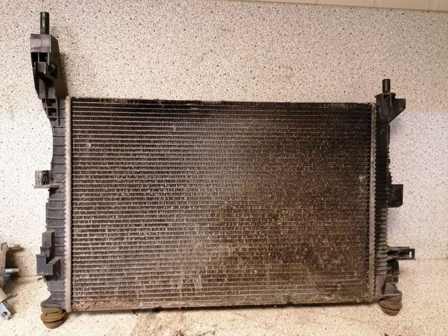 Radiator (manuell gir) til Ford Transit Connect, 2013-2018 Type II, Fase 1  (BV61-8005-BD)