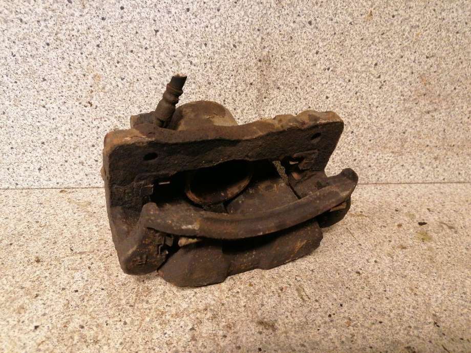 Bremsecaliper høyre foran til Toyota Hiace, 2007-2012 (Fase 3)  (4773026122)
