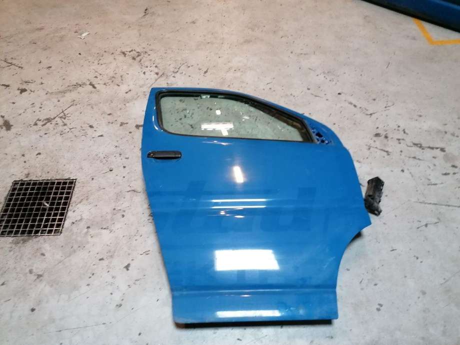 Dør høyre foran til Toyota Hiace, 2007-2012 (Fase 3)  