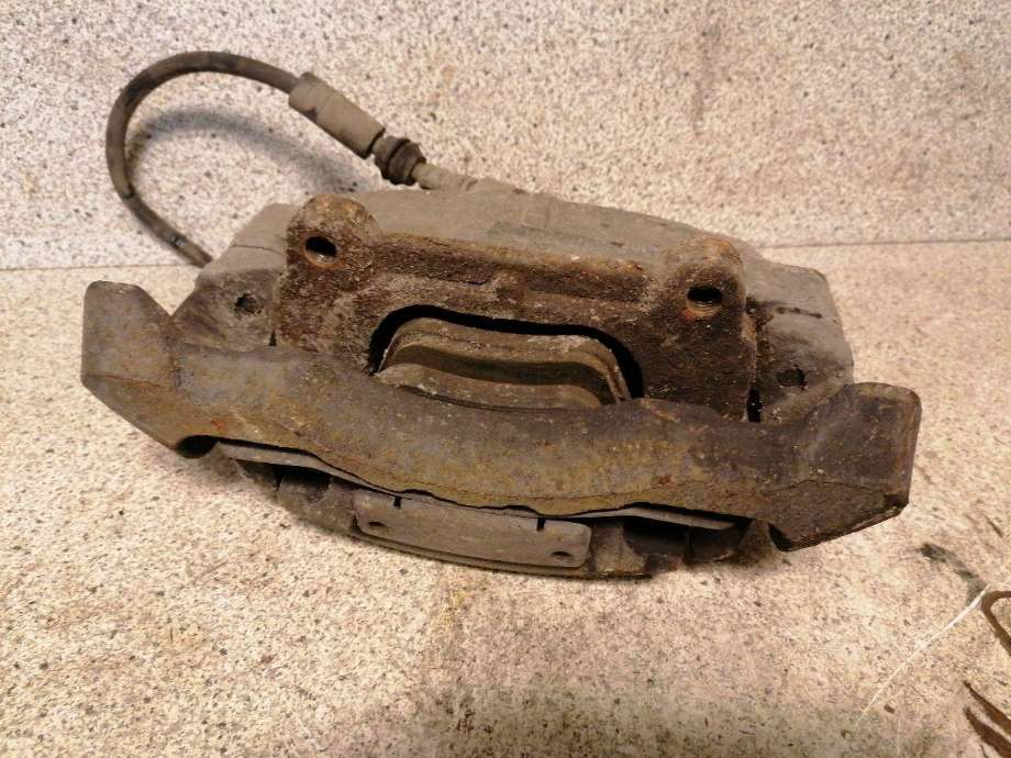 Bremsecaliper venstre foran til Volvo V70, 2007-2013 (Type III, Fase 1)  