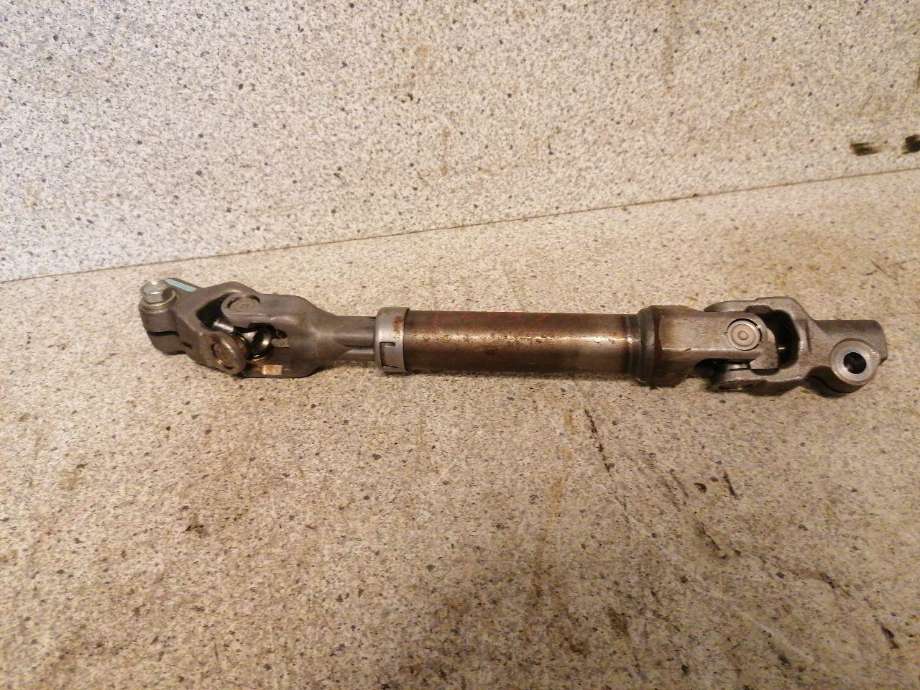 Rattaksel til Toyota Prius, 2016-2023 (Type IV) (combi) (combi) (4526047090)