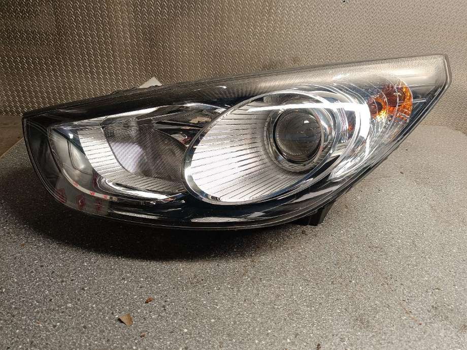 Frontlykt venstre halogen til Hyundai Ix35, 2010-2015  (92101-2V)