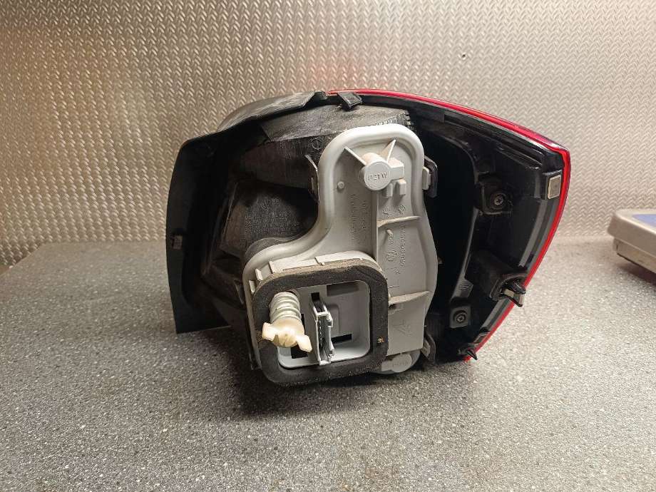 Baklykt venstre til VW Polo 2009-2014 (Type V, Fase 1)  (6R0945095AH|)